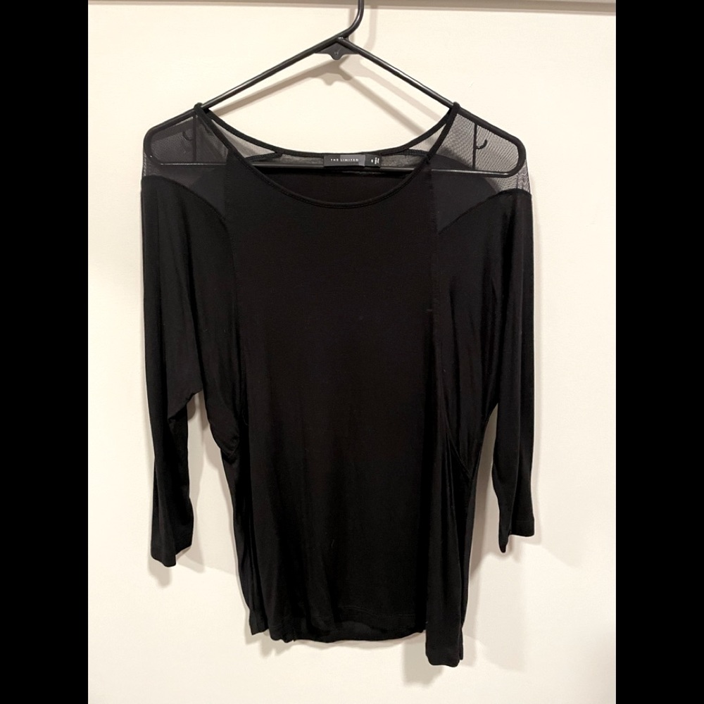Limited mesh shoulder top